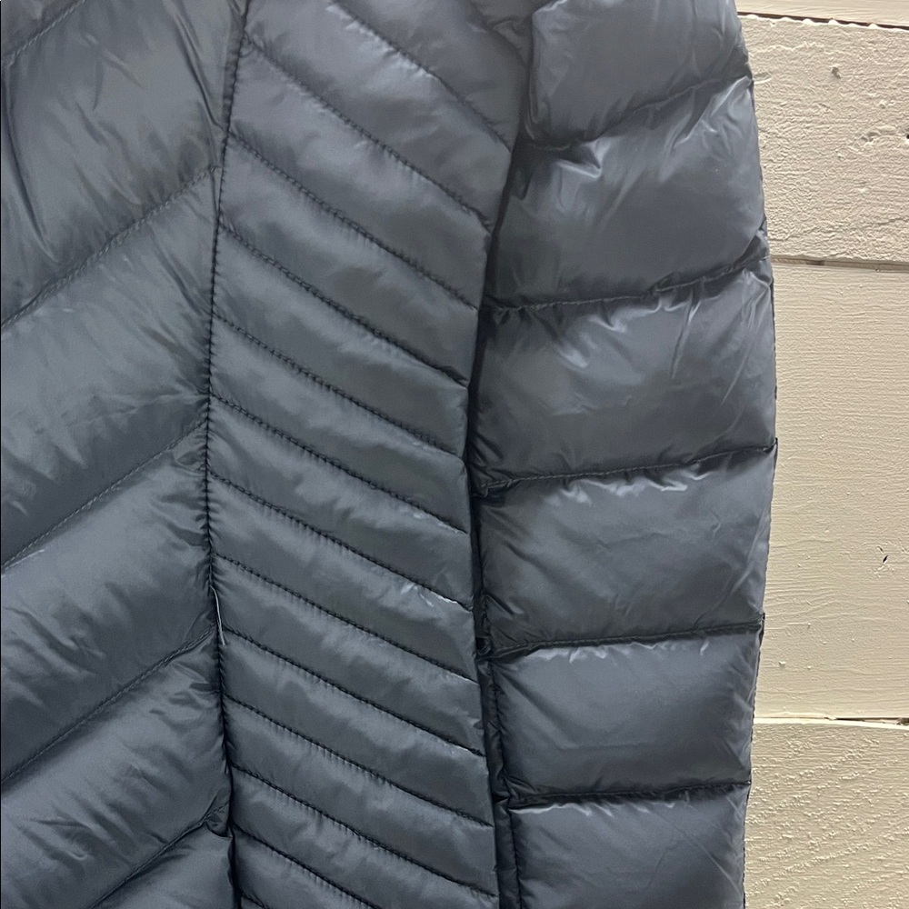 Michael Kors Packable Down Long Puffer Coat in Chevron Quilted Blue/Gray Size M - Picture 8 of 8